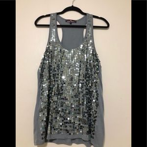 Sleeveless shirt